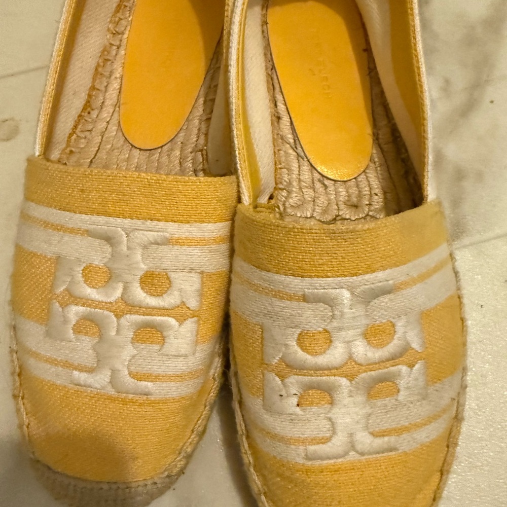 Summer flat Tory Burch shows